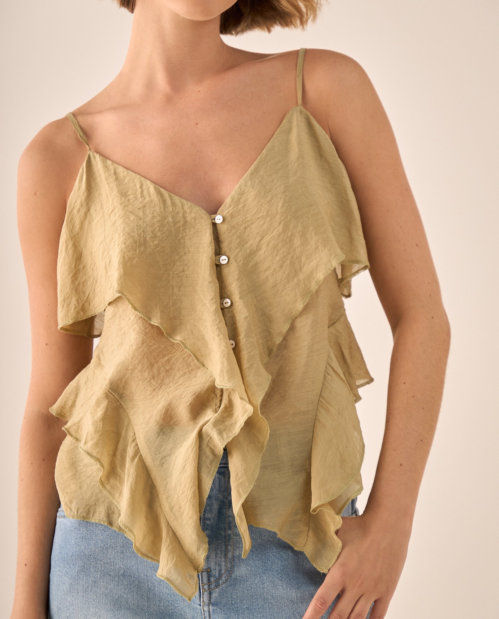 Blusa Beige con Volantes y Botones Nacarados - Beige 34_619G022_BEI161110_0