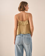 Blusa Beige con Volantes y Botones Nacarados - Beige