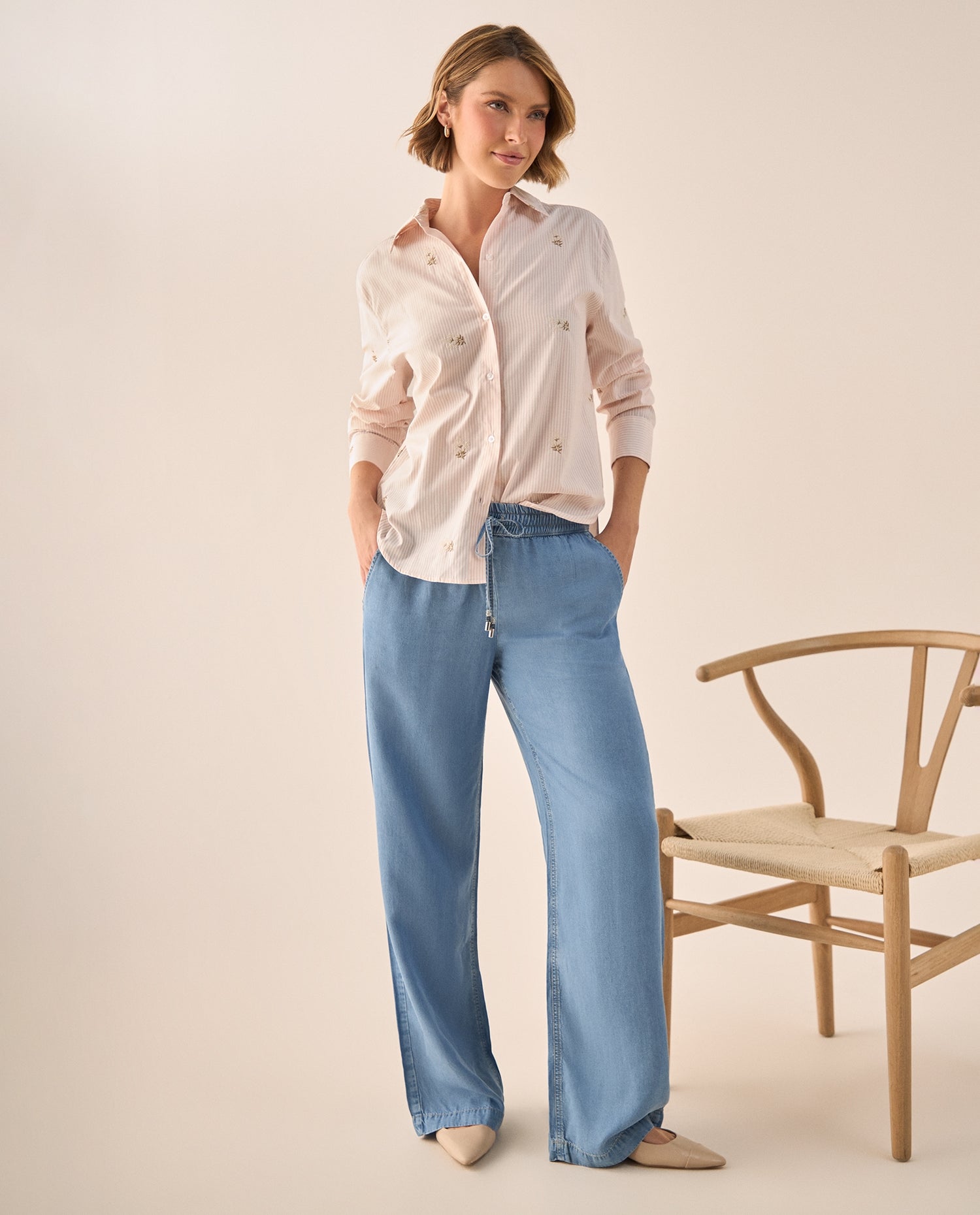 Camisa Rosa con Bordados Dorados - Rosa