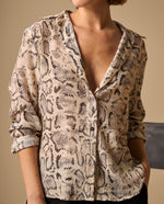 Camisa Estampado Serpiente Sofisticada - Blanco