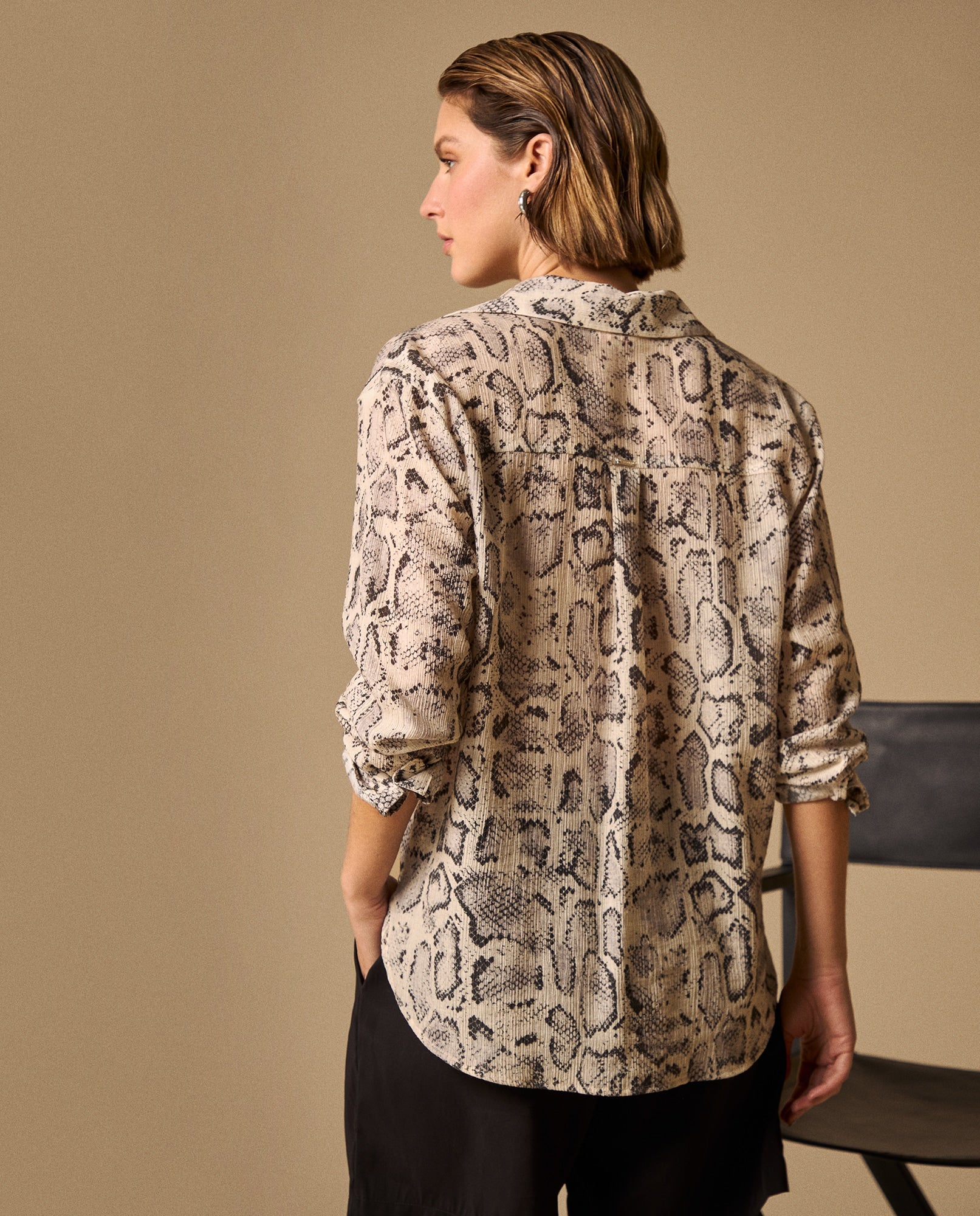 Camisa Estampado Serpiente Sofisticada - Blanco 34_619G029_BLA110601_4