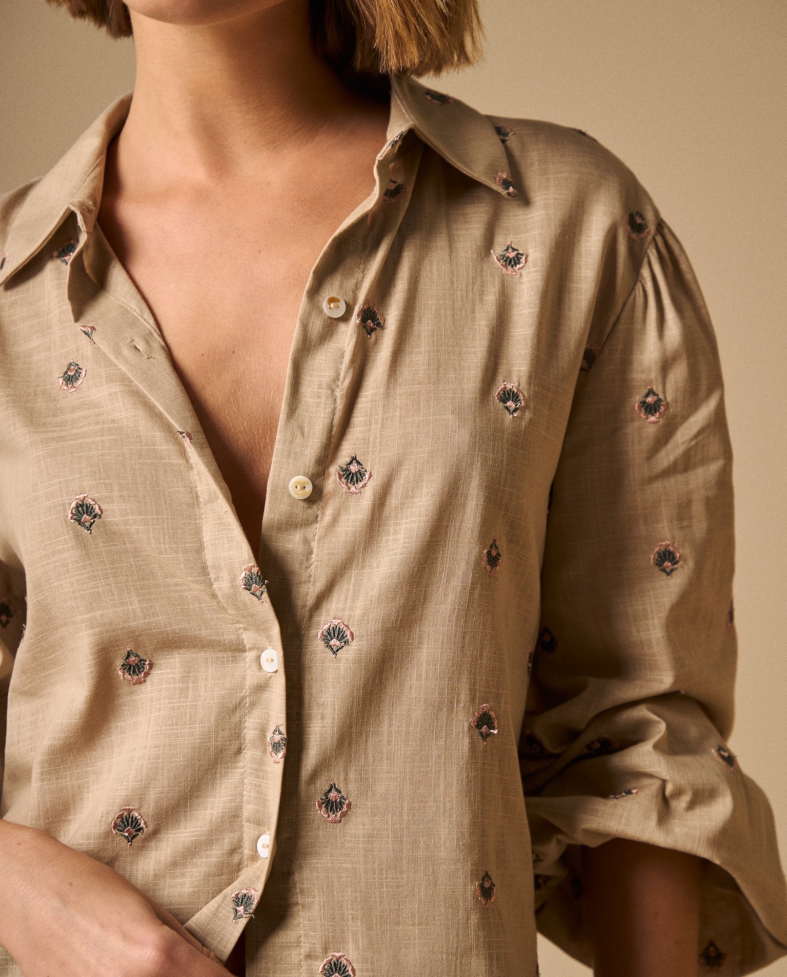 Camisa Estampada Flores Pequeñas Manga 3/4 - Beige 34_619G039_BEI151306_4