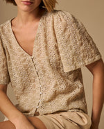 Camisa Bordada con Detalles Artesanales - Beige