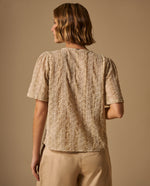 Camisa Bordada con Detalles Artesanales - Beige