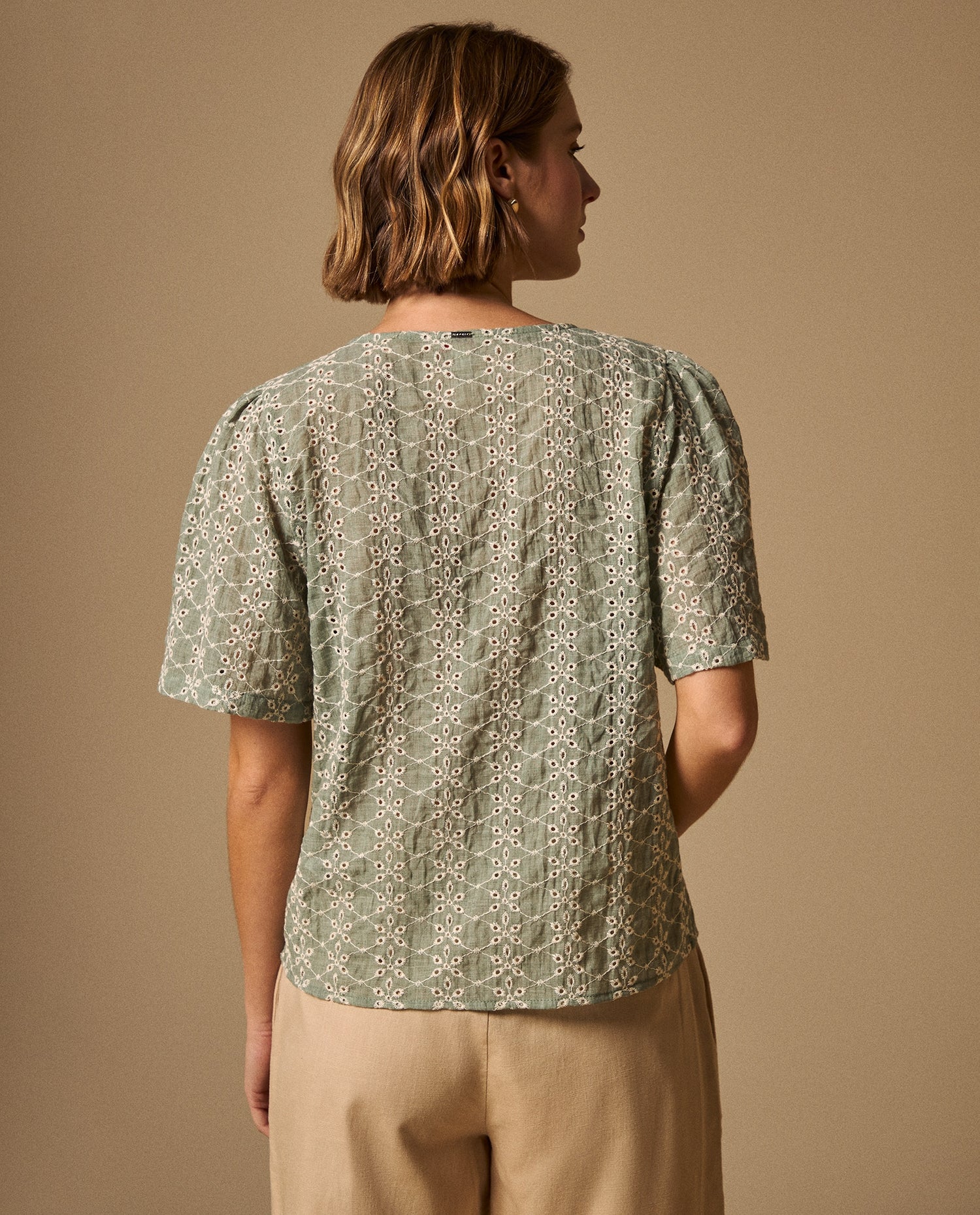 Camisa Bordada con Detalles Artesanales - Verde