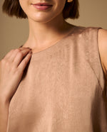 Camisa Sin Mangas con Detalle Posterior - Café