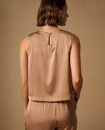 Camisa Sin Mangas con Detalle Posterior - Café