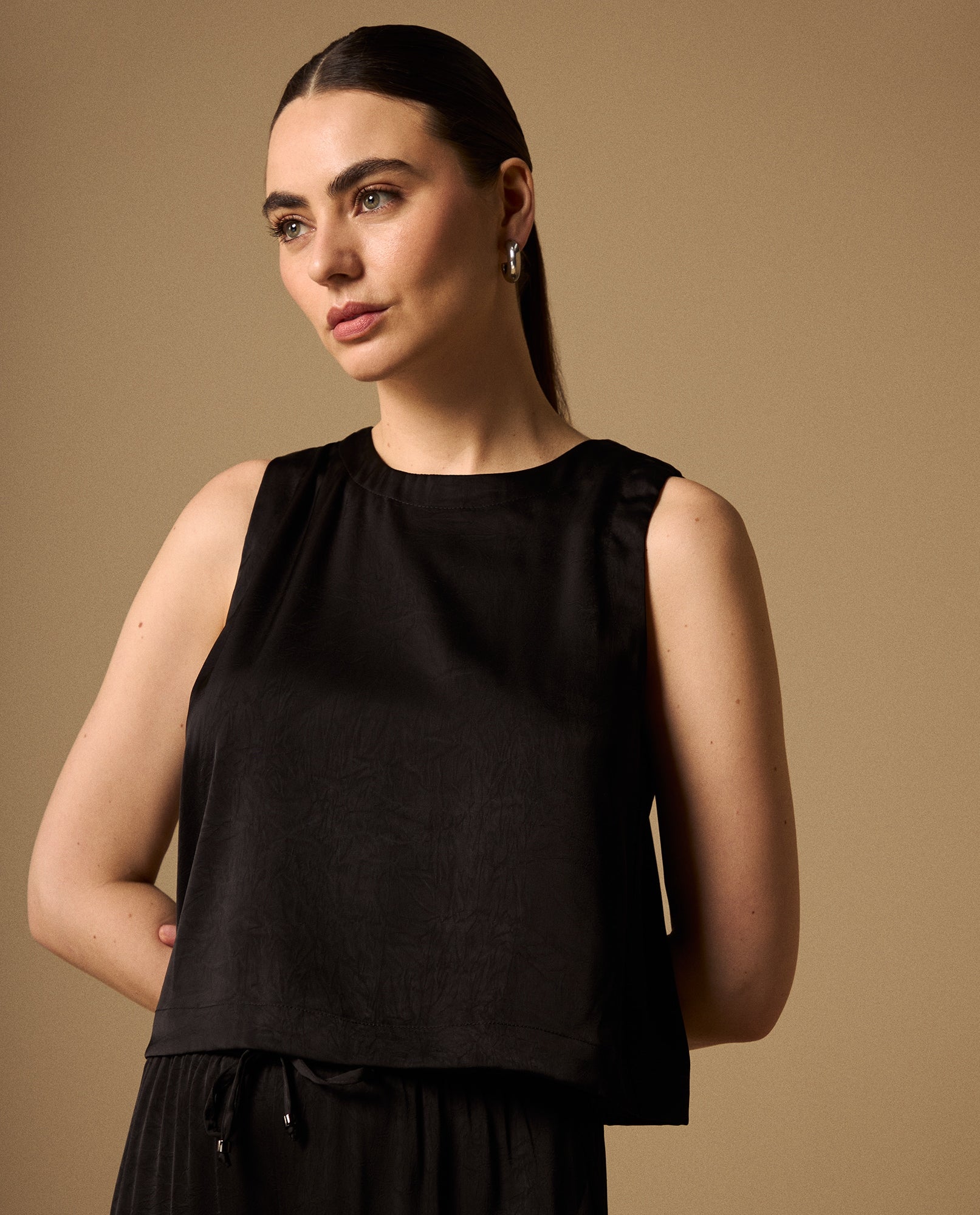 Camisa Sin Mangas con Detalle Posterior - Negro 34_619G047_NEG190303_6