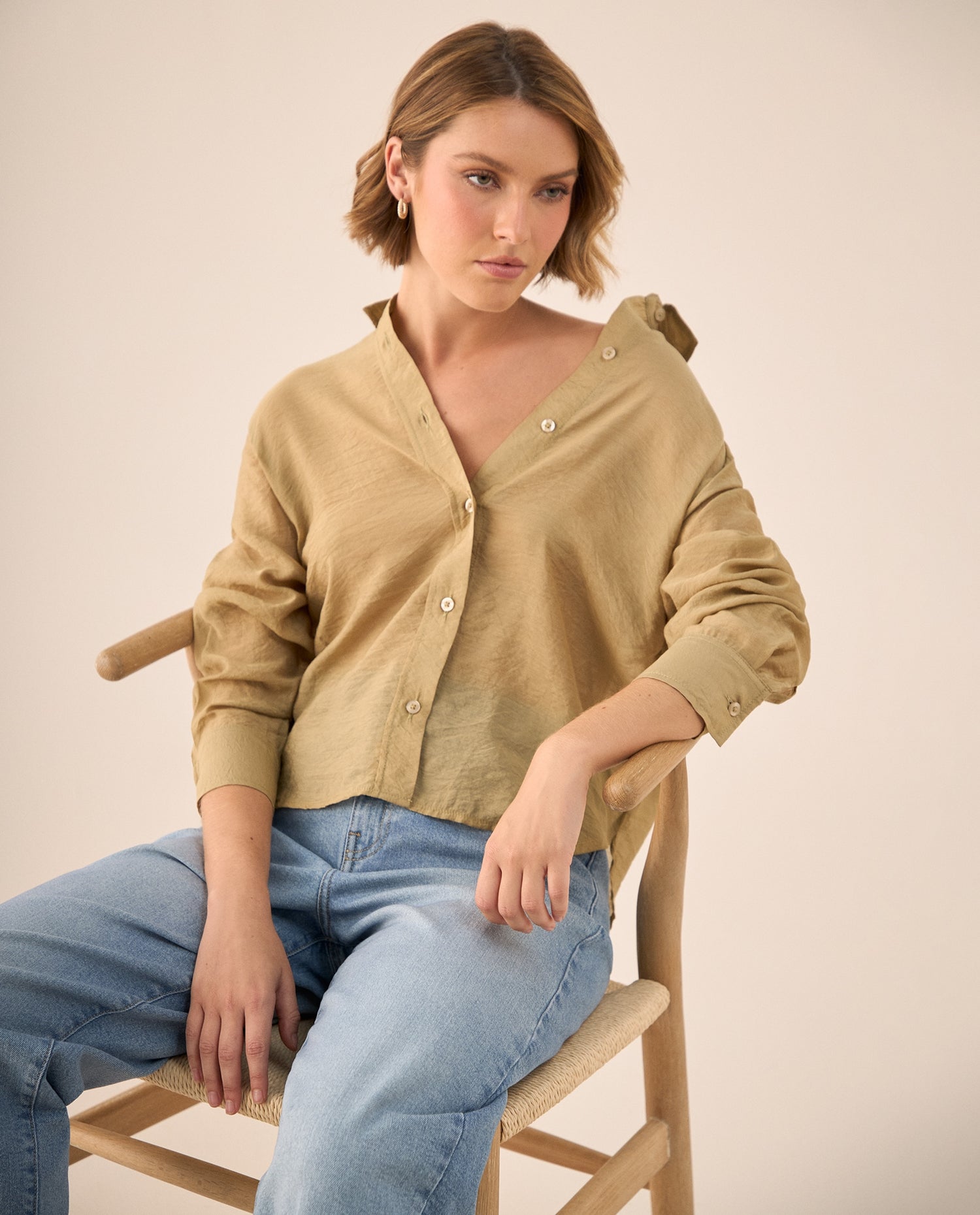 Camisa Beige Oversized con Cuello Camisero - Beige