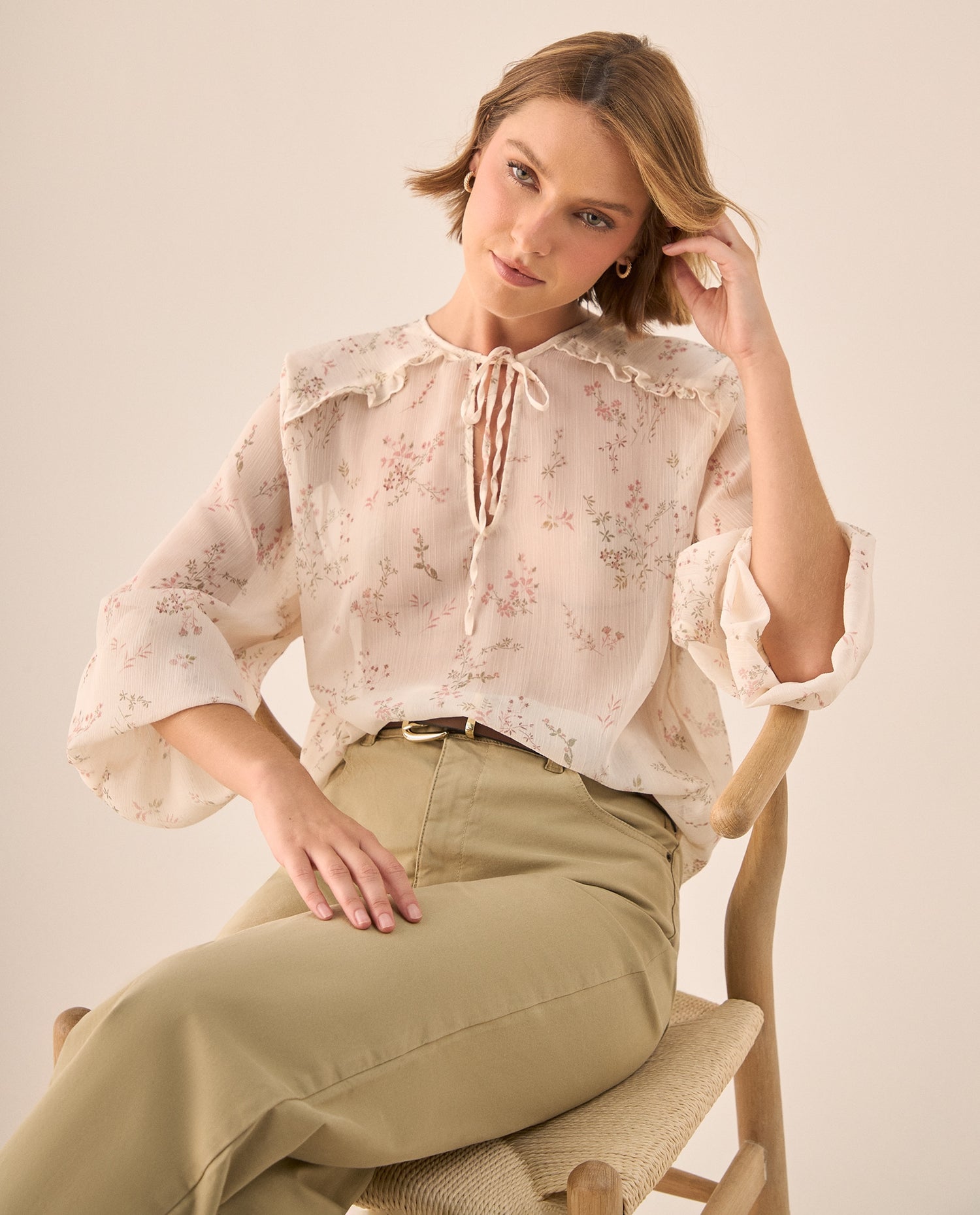 Blusa Floral con Volantes y Cordones - Rosa