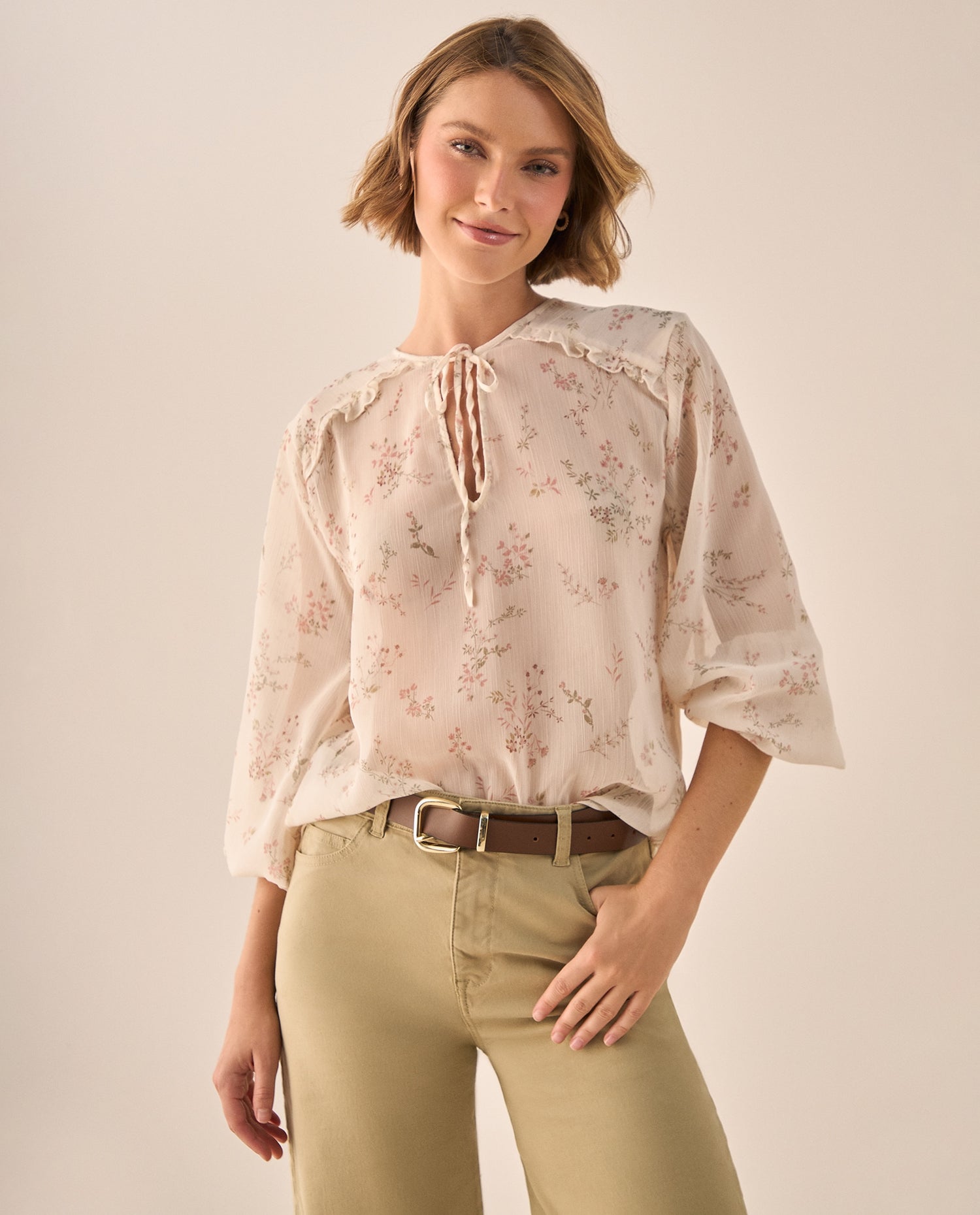Blusa Floral con Volantes y Cordones - Rosa