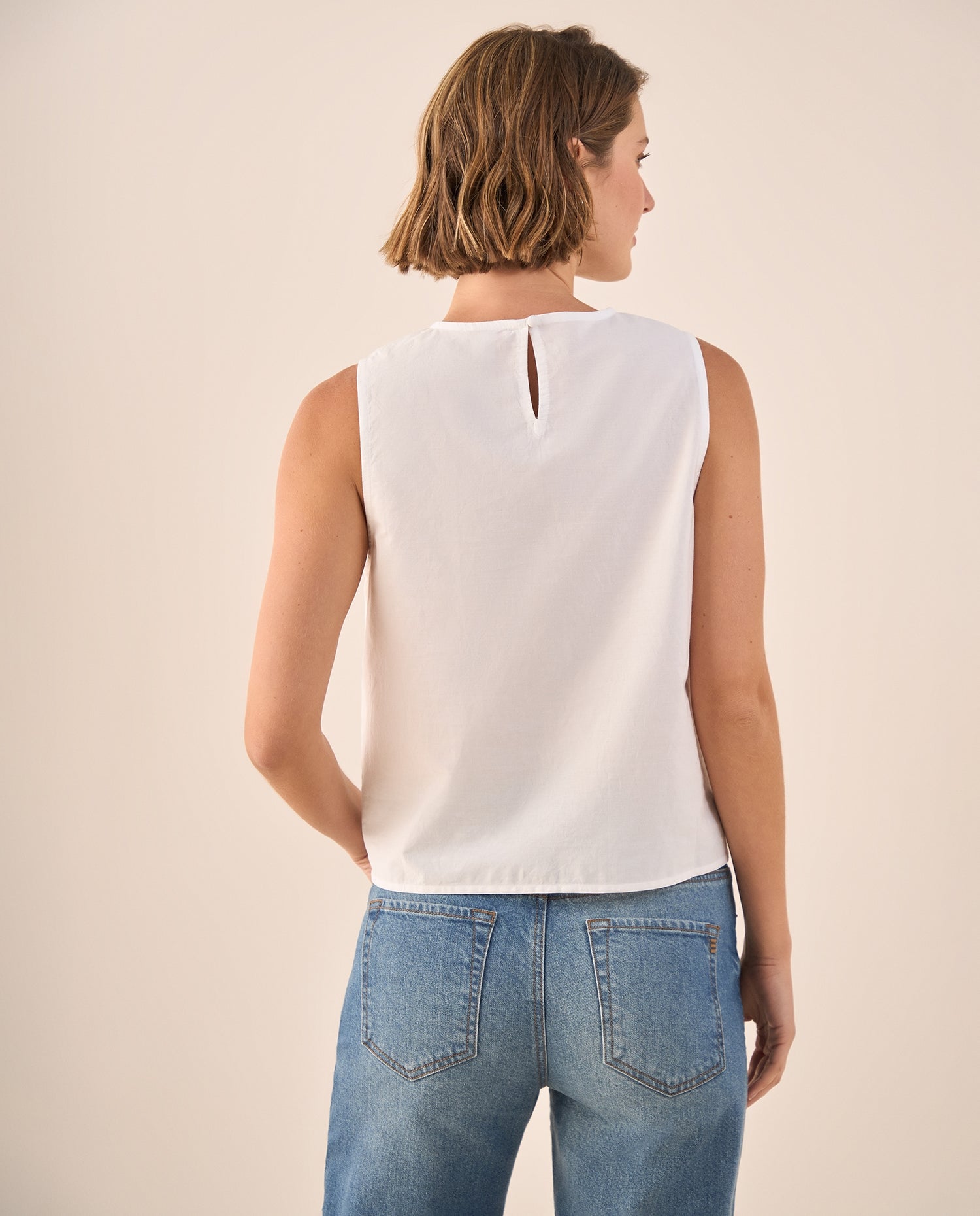 Blusa Blanca con Bordados Florales Artesanales - Crudo