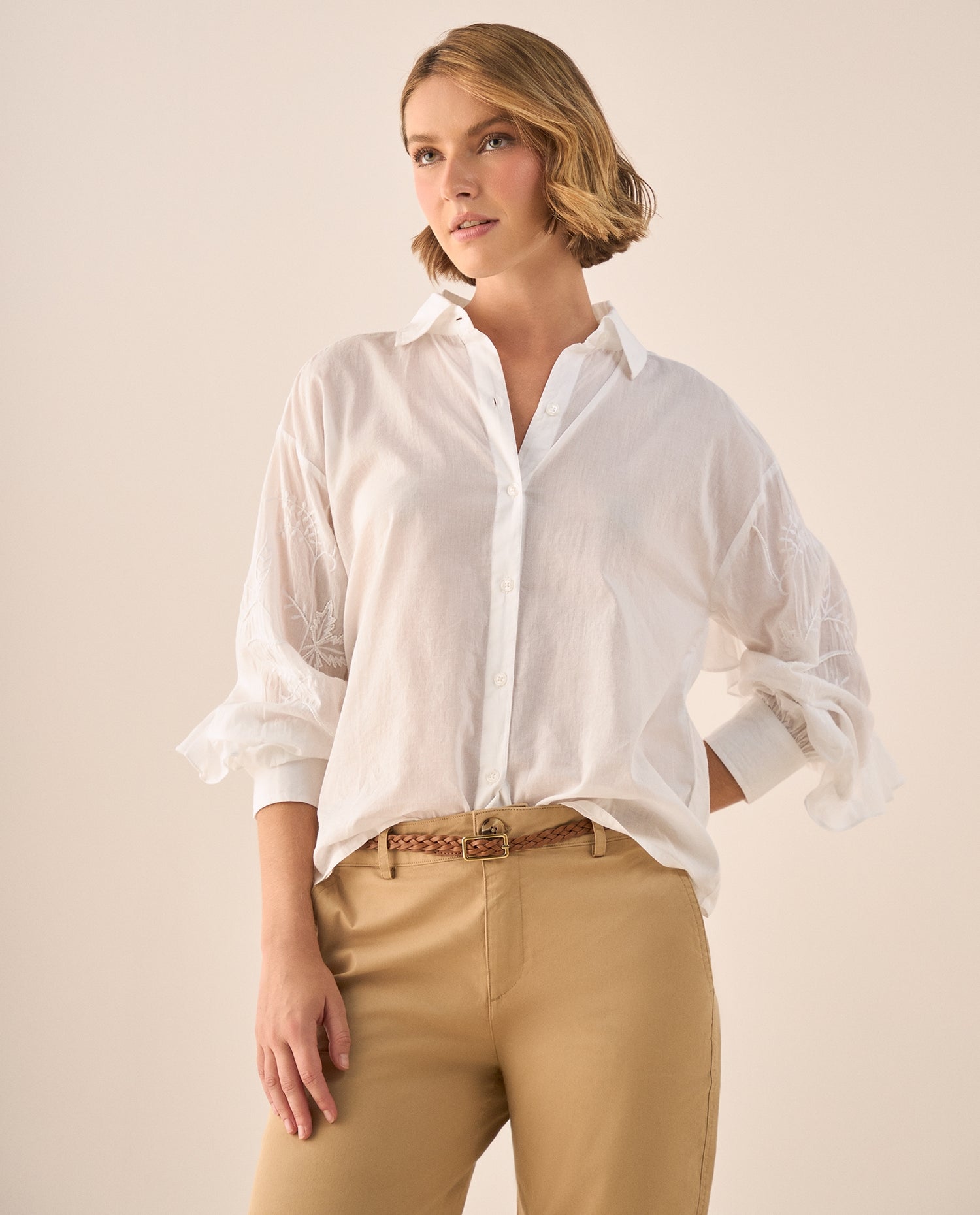 Camisa Blanca con Bordados Florales Artesanales - Crudo