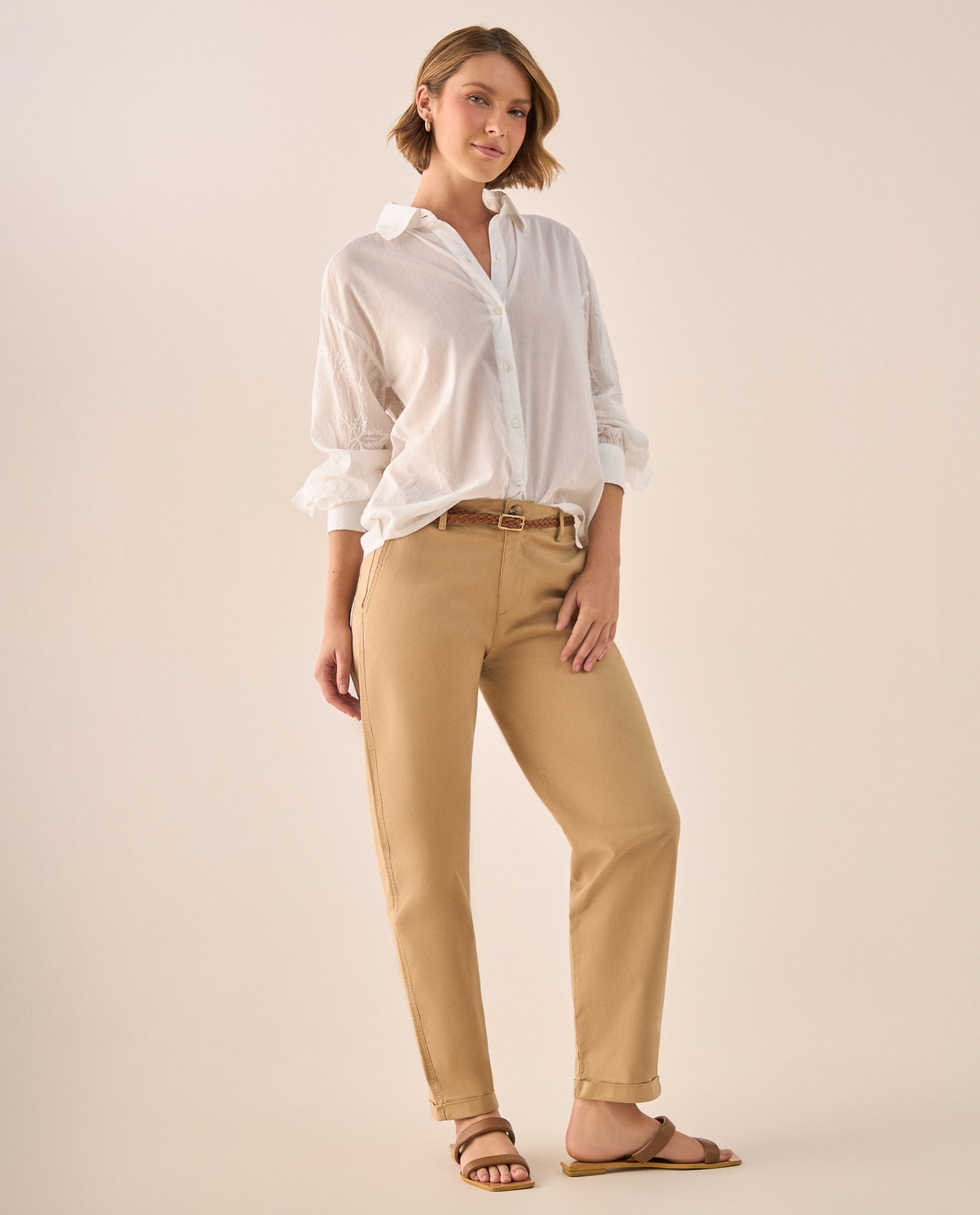 Camisa Blanca con Bordados Florales Artesanales - Crudo