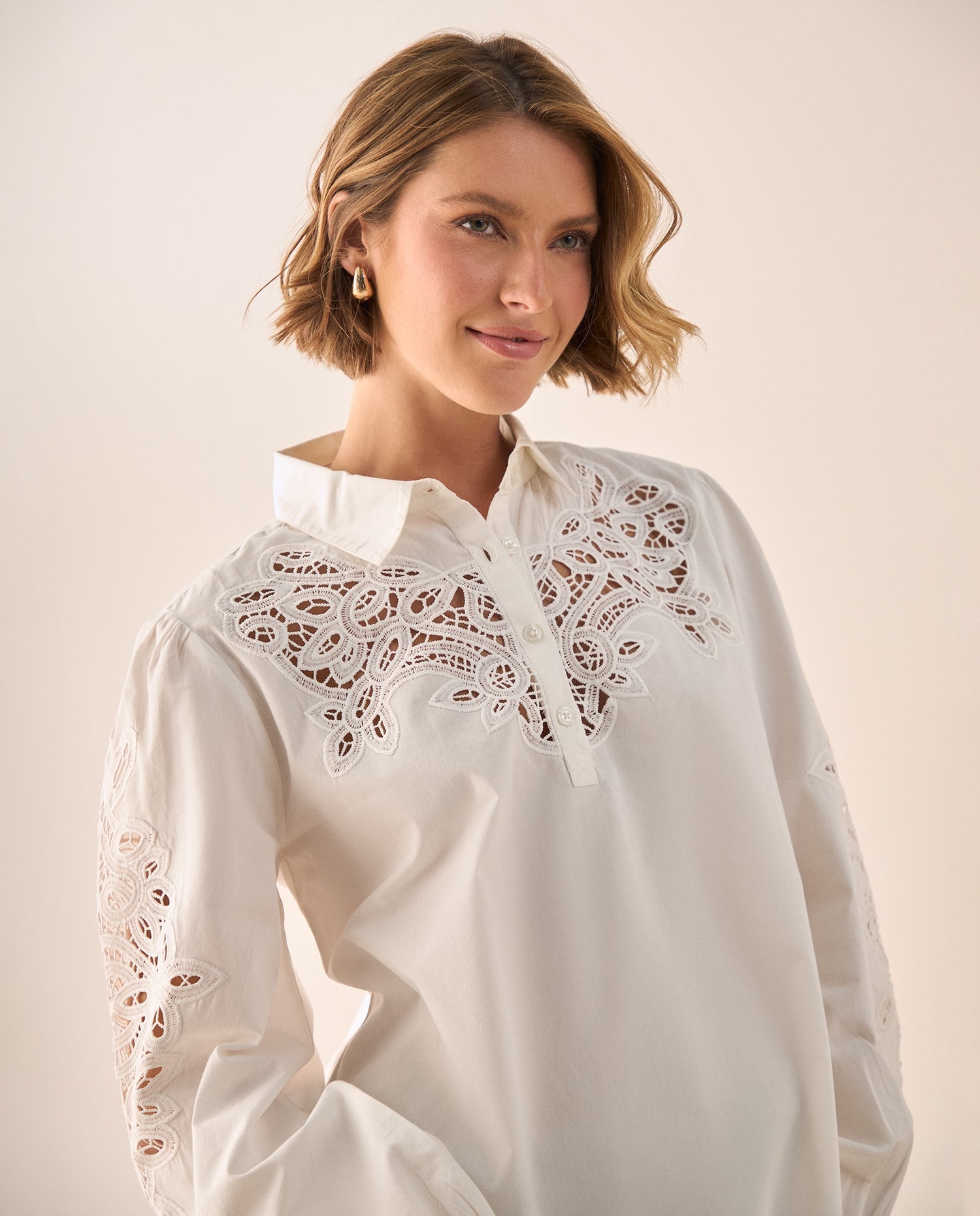 Camisa Blanca con Bordados Calados Artesanales - Crudo