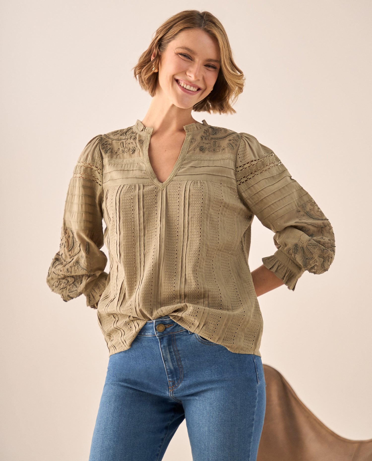 Camisa Verde con Bordados Florales - Verde