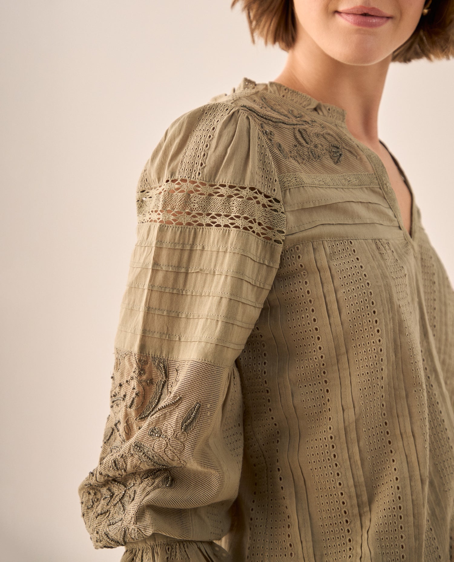 Camisa Verde con Bordados Florales - Verde