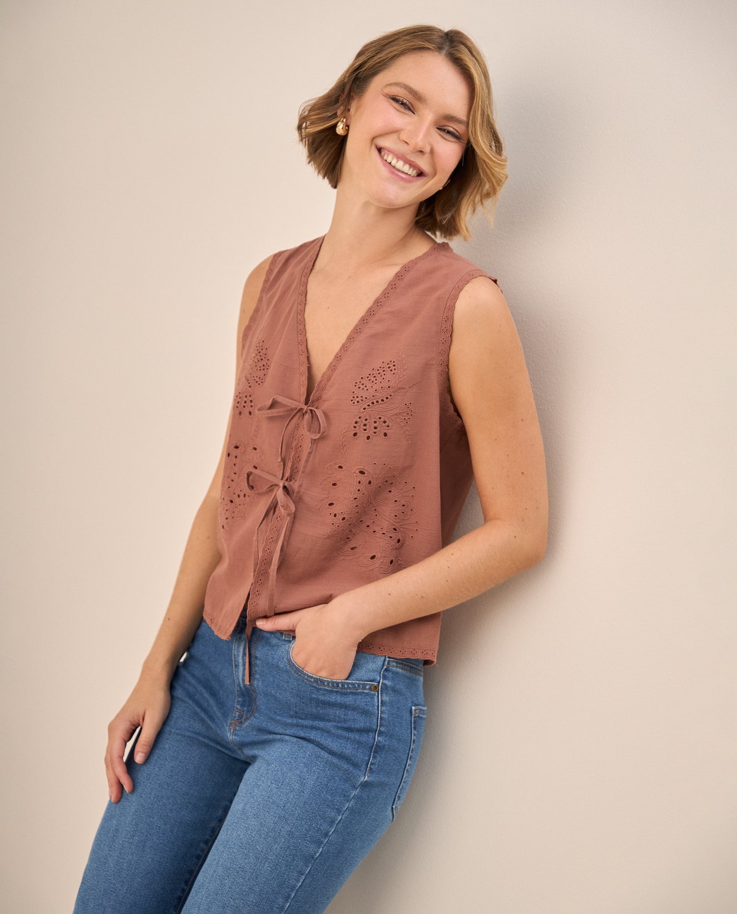 Camisa Bordada con Lazos Café Ladrillo - Café
