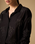 Camisa Negra con Bordados de Lentejuelas - Negro