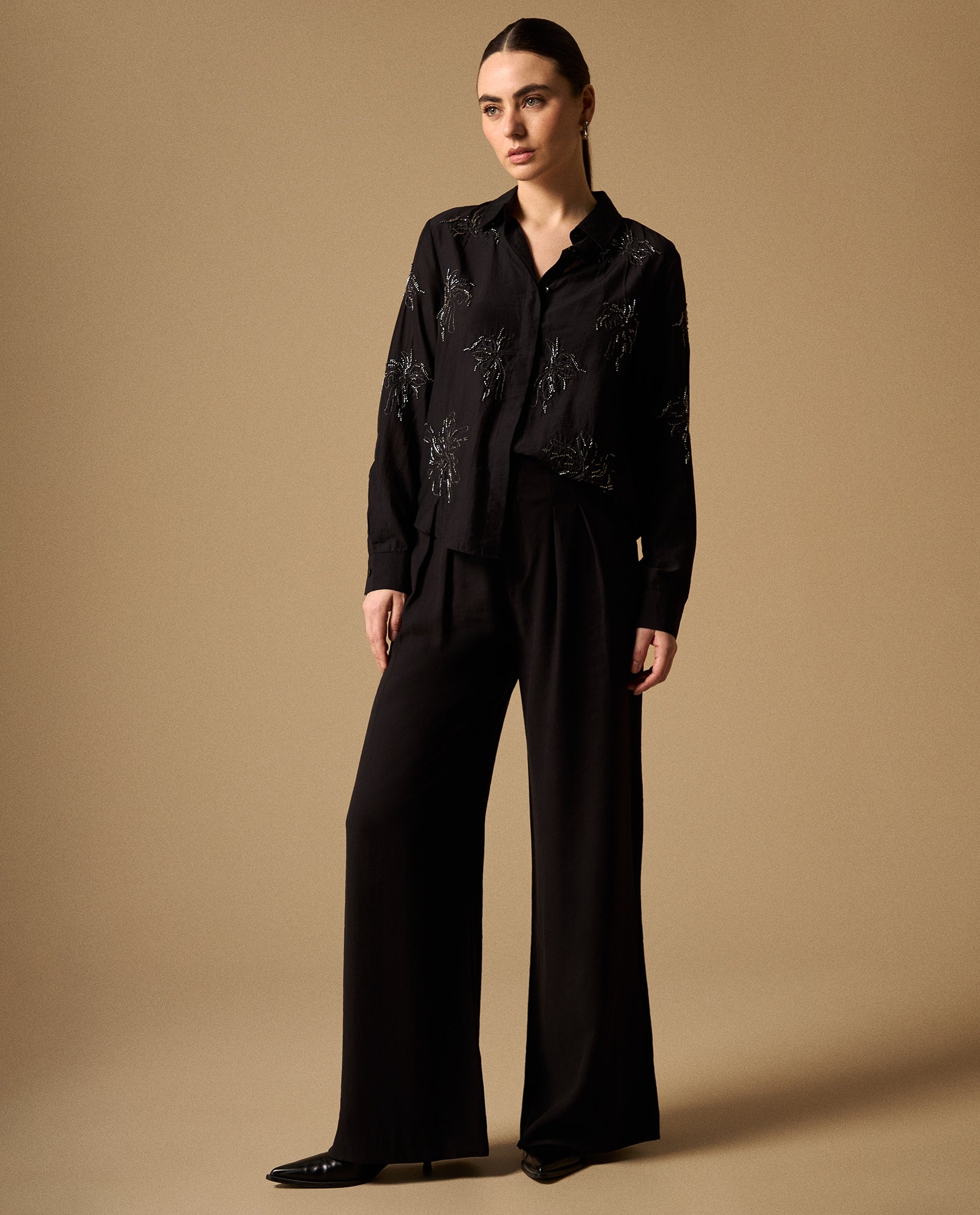Camisa Negra con Bordados de Lentejuelas - Negro 34_619G252_NEG190303_5