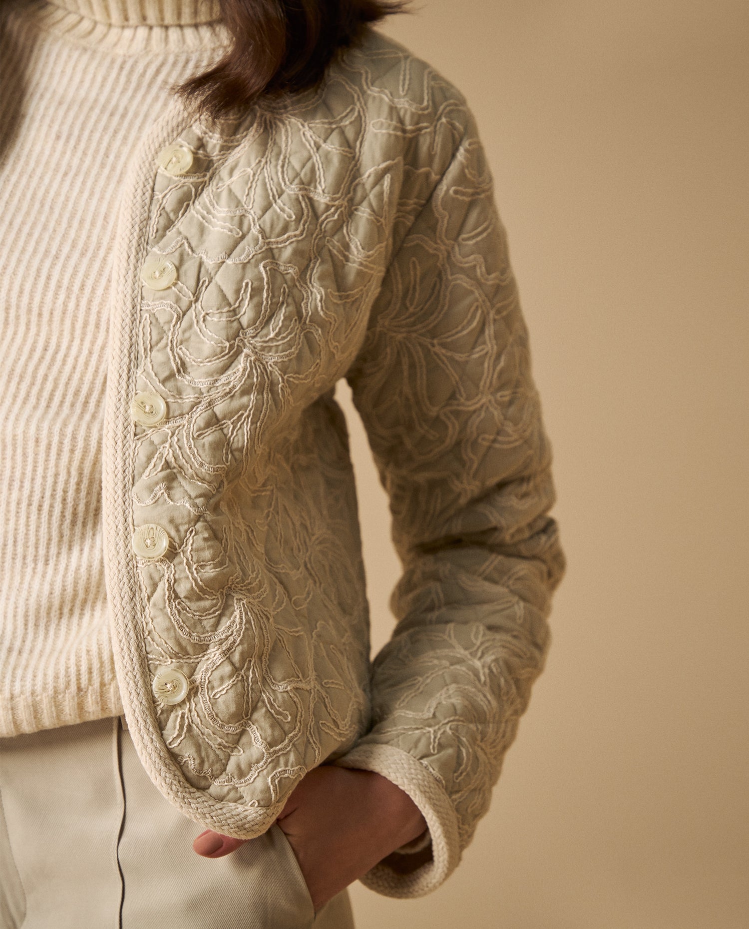 Chaqueta corta acolchada con estampado continuo - Verde
