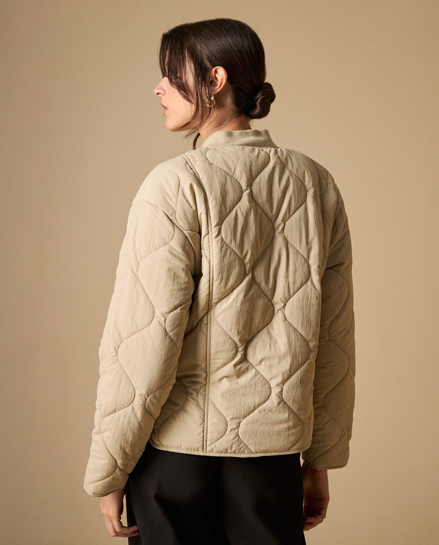 Chaqueta acolchada silueta abullonada - Beige