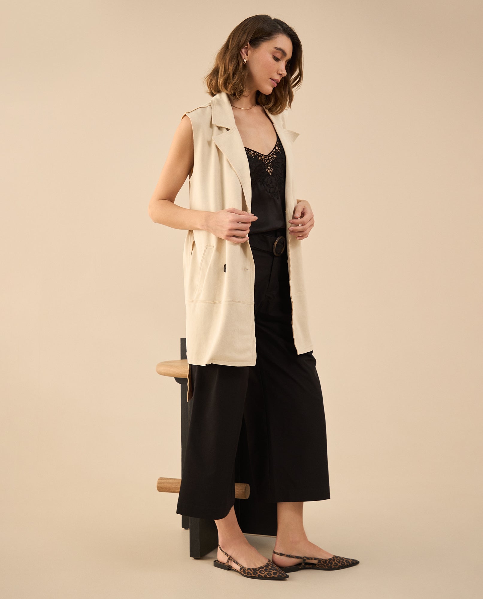 Chaleco tipo gamuza para mujer - Beige 34_622G200_BEI151216_5