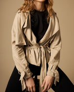 Chaqueta ligera con lazos decorativos en mangas - Beige