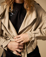Chaqueta ligera con lazos decorativos en mangas - Beige