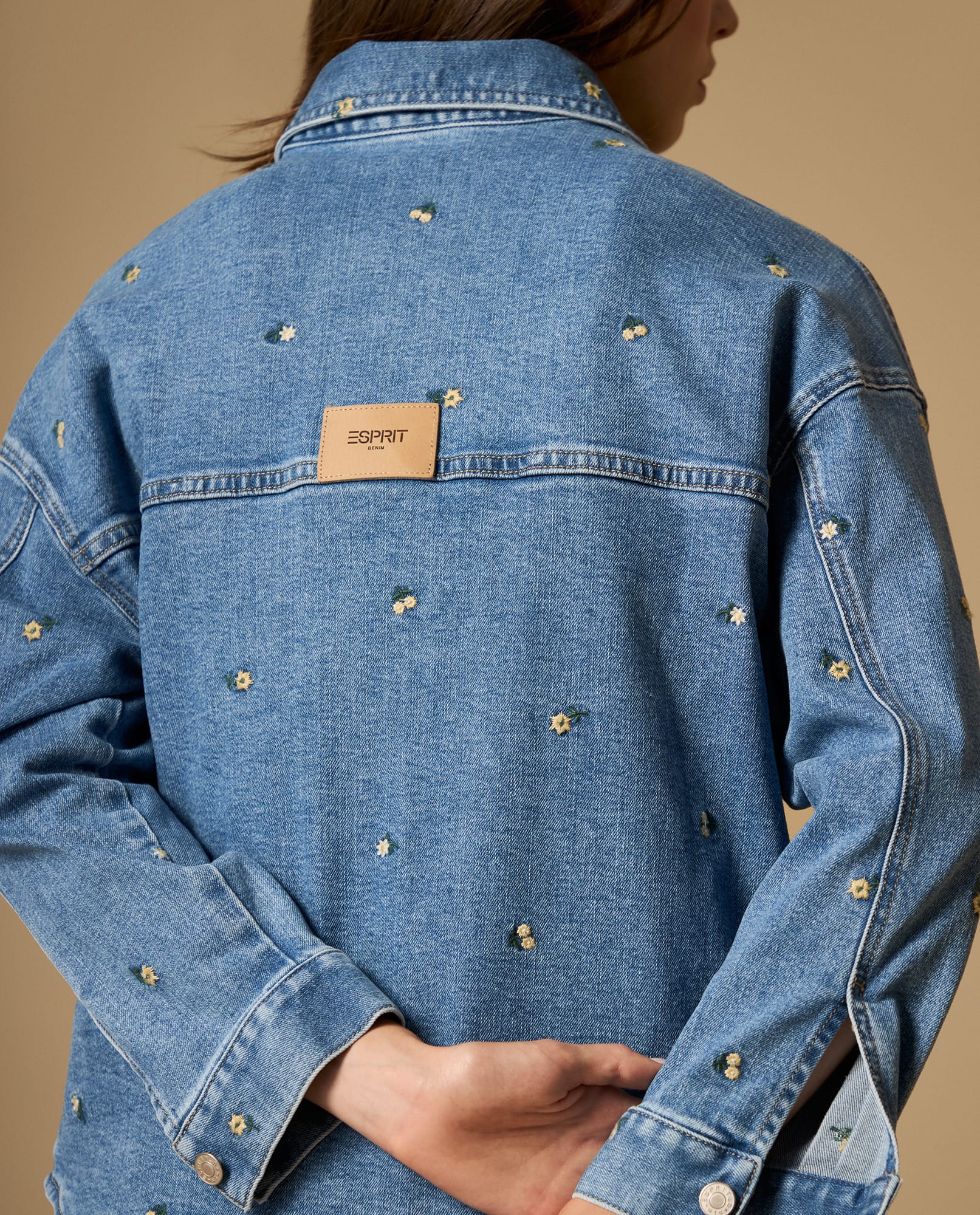 Chaqueta denim con bordado floral - Azul 34_622H011_AZU134110_0
