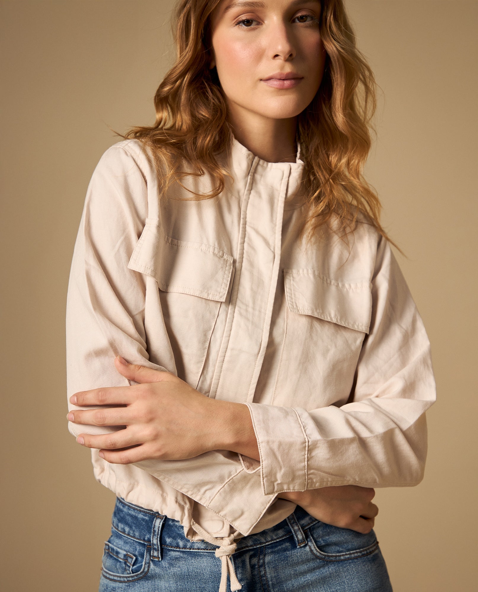 Chaqueta bomber ligera con bolsillos frontales - Crudo 34_622H015_CRU133801_3