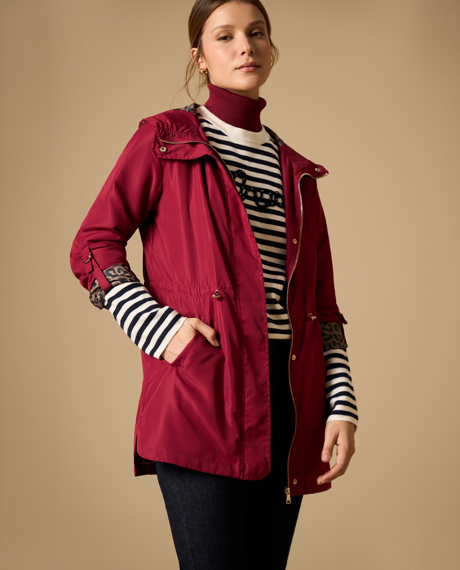 Chaqueta con capucha y ajuste en cintura - Rojo 34_622H213_ROJ191934_3