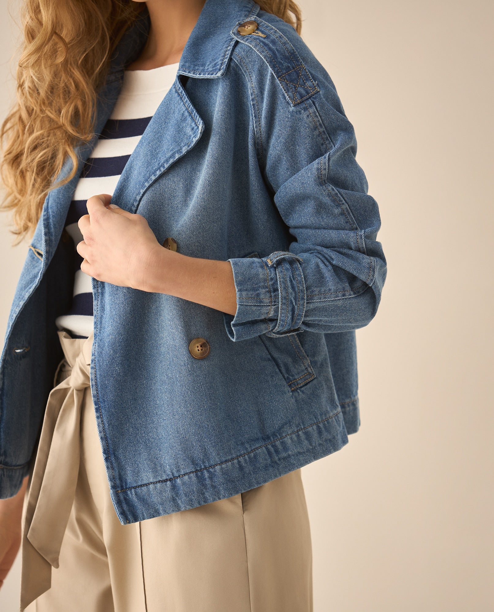 Chaqueta en denim tono medio para mujer - Azul 34_623G002_AZU174027_4