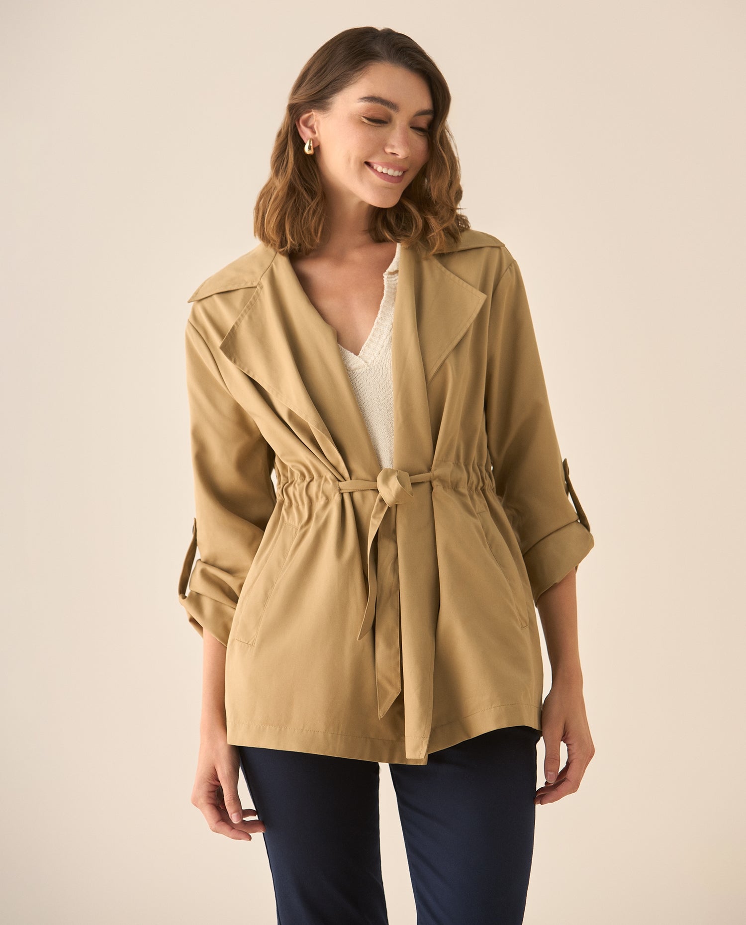 Chaqueta tipo abrigo con cinturón ajustable para mujer - Café