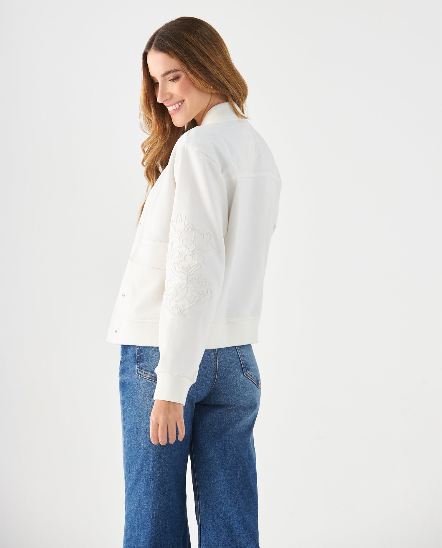 Chaqueta con bordados en manga para mujer - Crudo