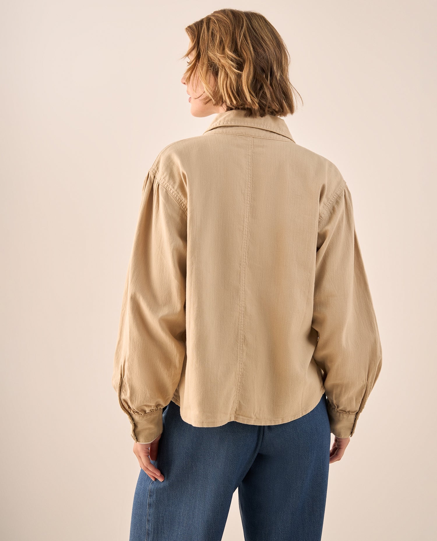 Chaqueta Beige con Puños Elásticos y Bolsillos - Beige