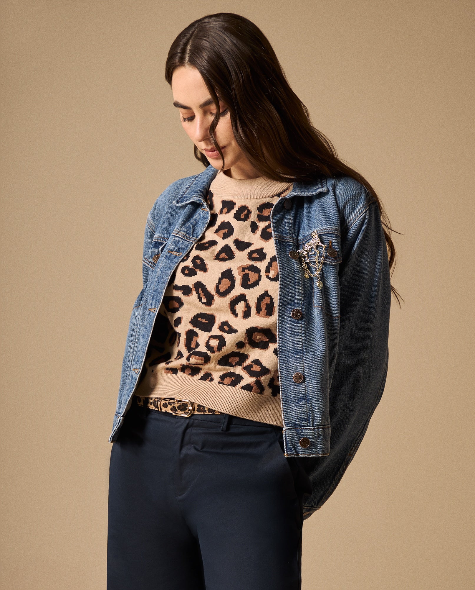 Chaqueta Denim Azul con Broche Dorado - Azul 34_629G028_AZU174027_0