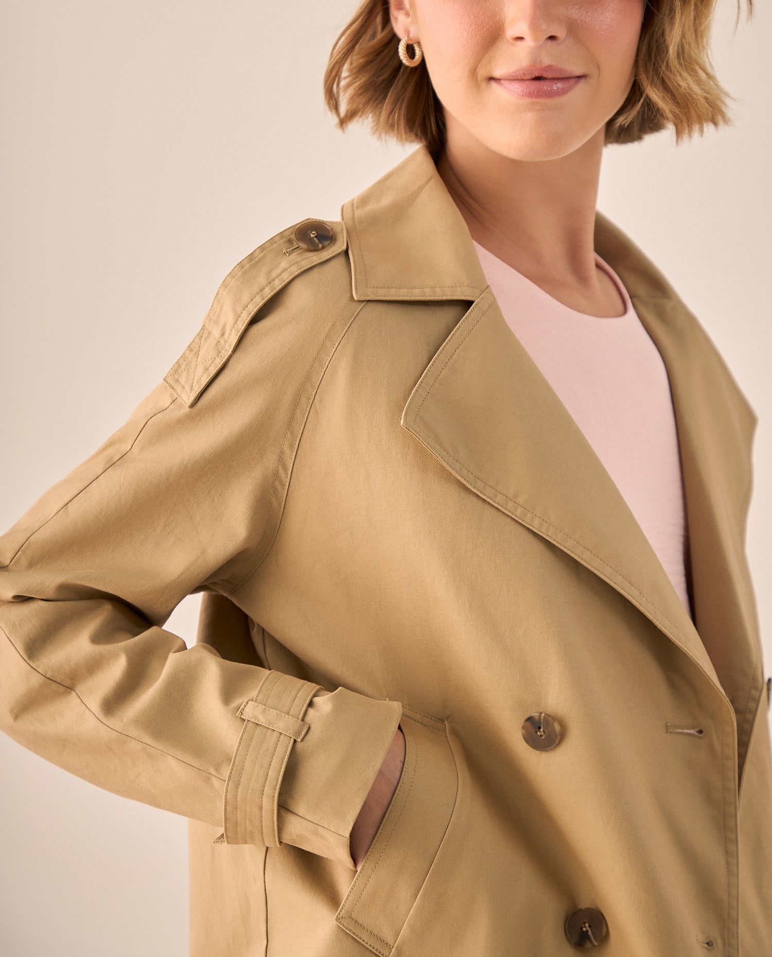 Trench Verde Olivo con Doble Botonadura - Verde