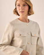 Chaqueta Cropped Beige con Botones Dorados - Beige
