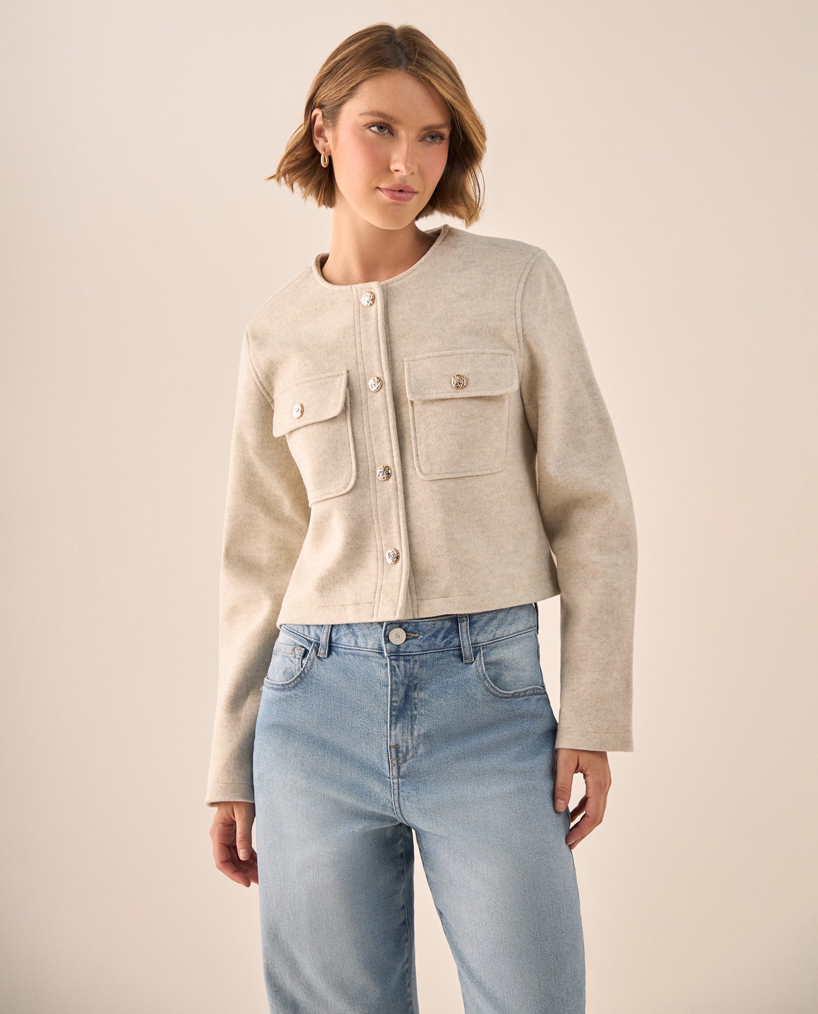 Chaqueta Cropped Beige con Botones Dorados - Beige 34_629G209_BEI130607_5