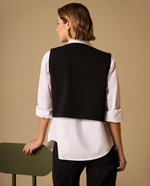 Chaleco Negro con Bordados Paisley Dorados - Negro