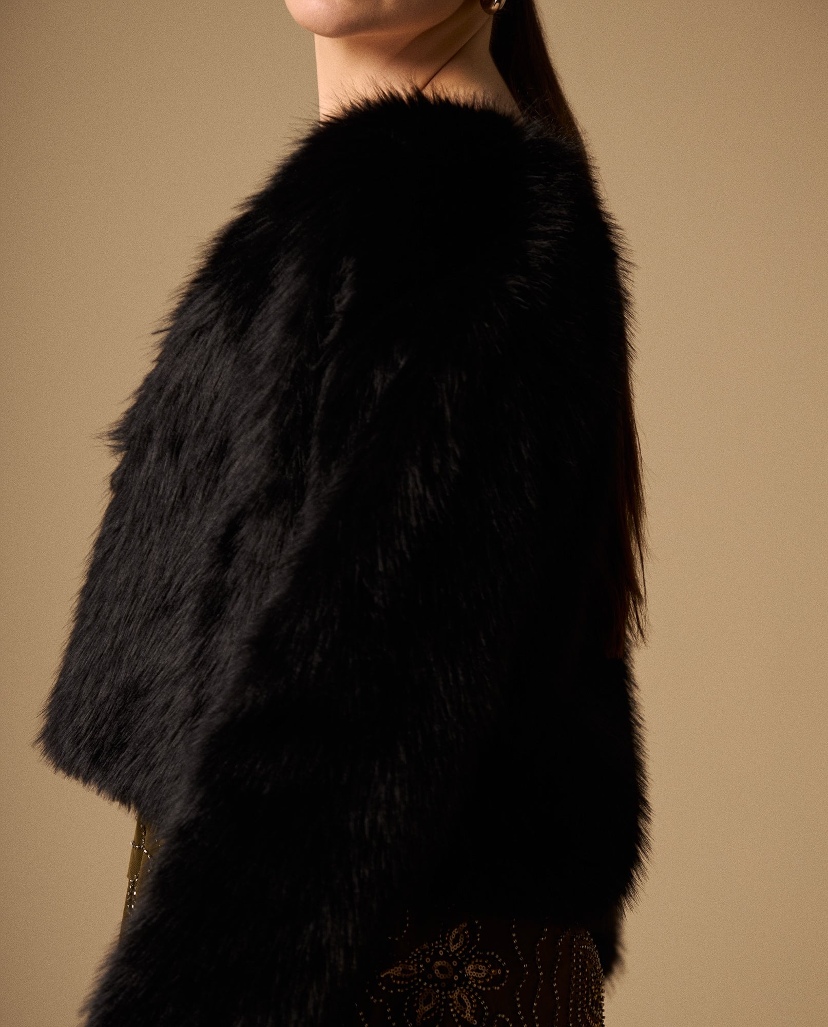 Chaqueta Negra de Pelo Sintético Premium - Negro 34_629G226_NEG190303_4
