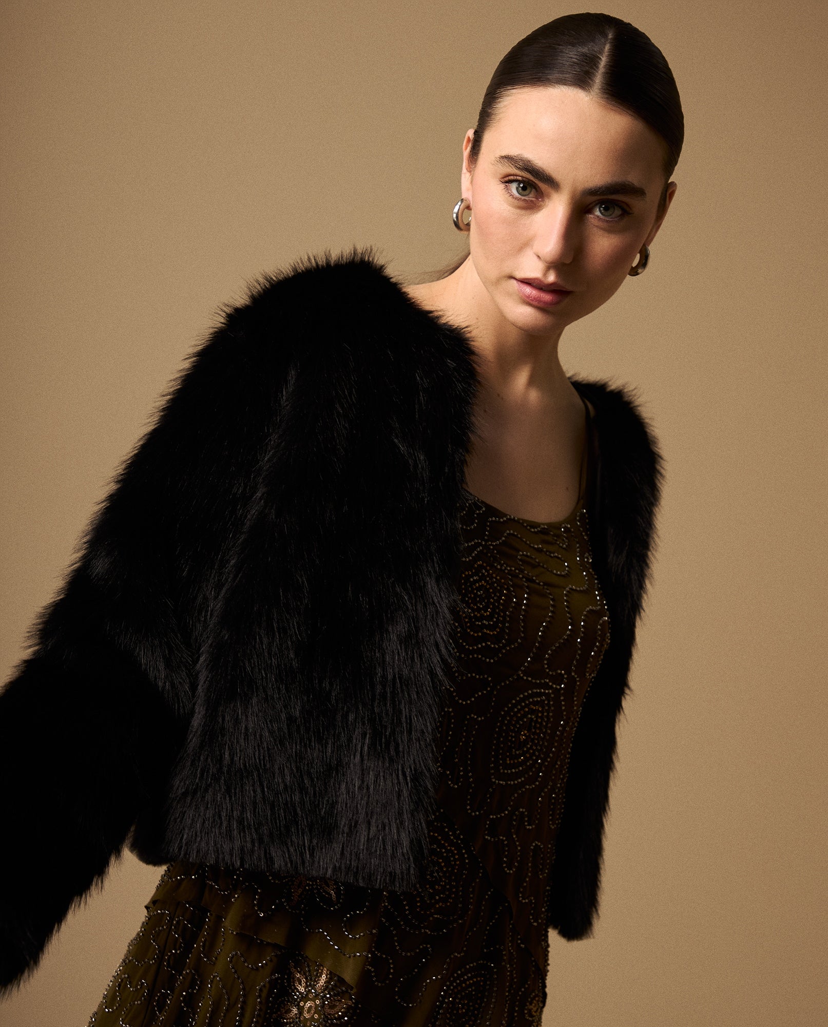 Chaqueta Negra de Pelo Sintético Premium - Negro 34_629G226_NEG190303_5