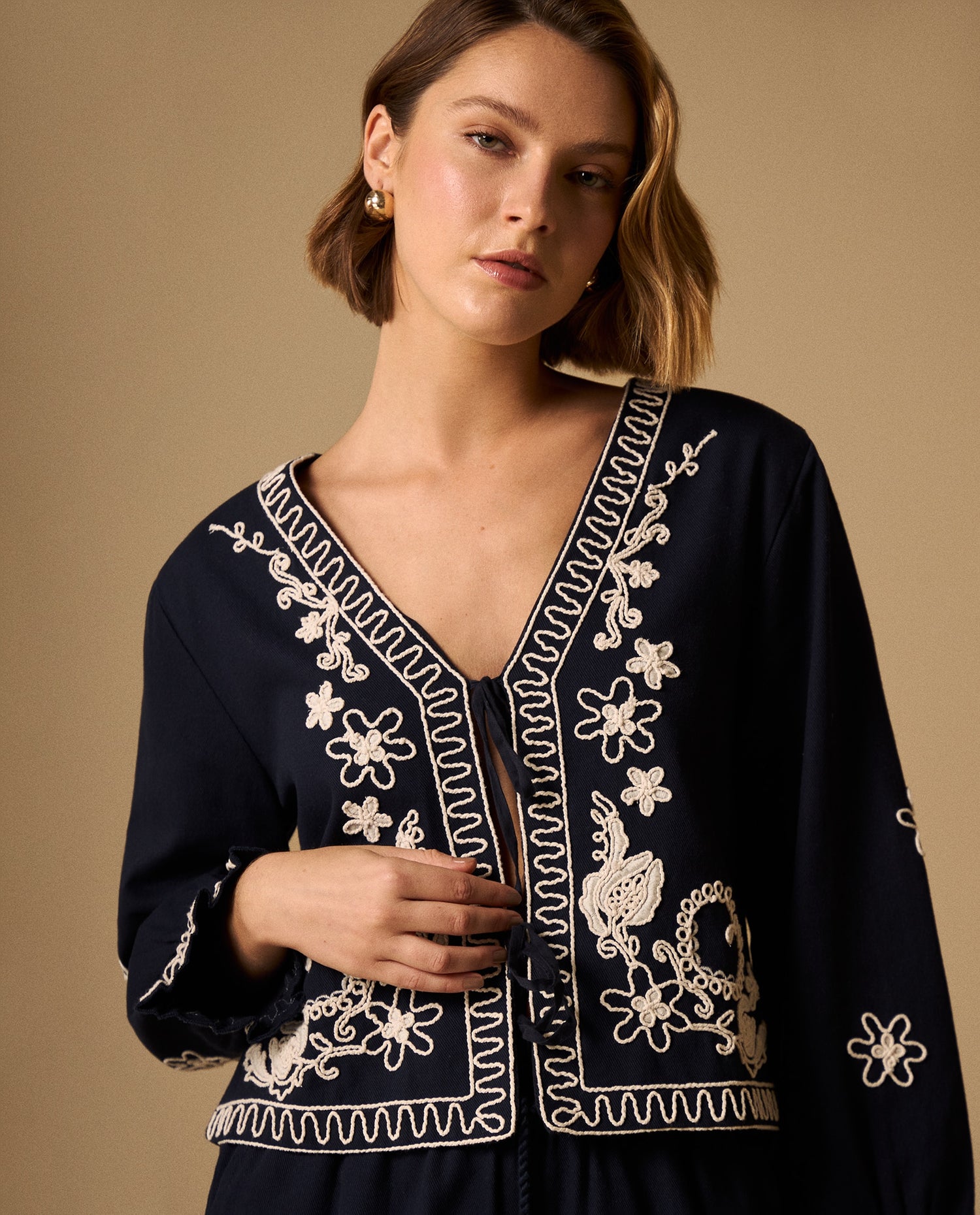 Chaqueta Azul con Bordados Artesanales - Azul