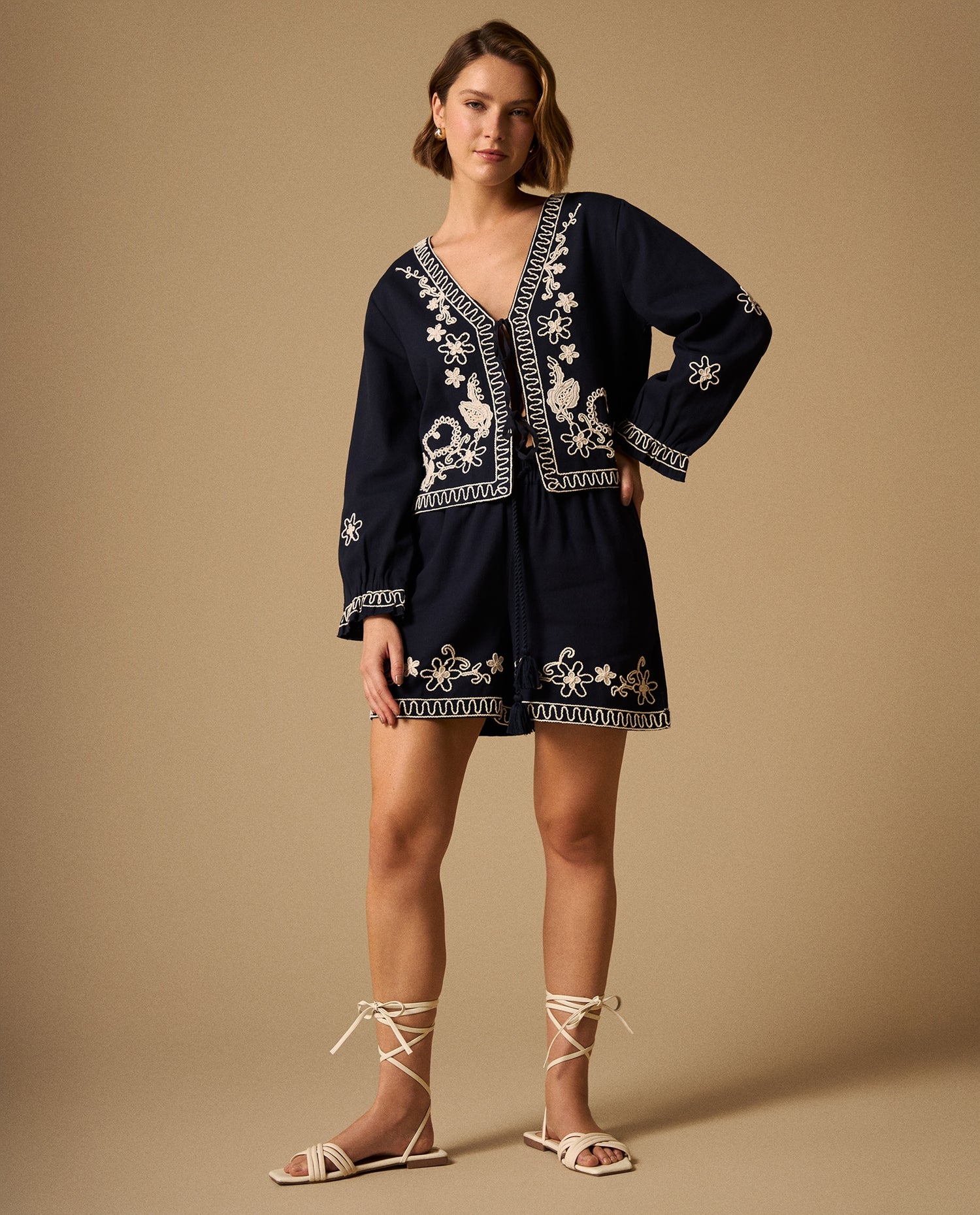 Chaqueta Azul con Bordados Artesanales - Azul