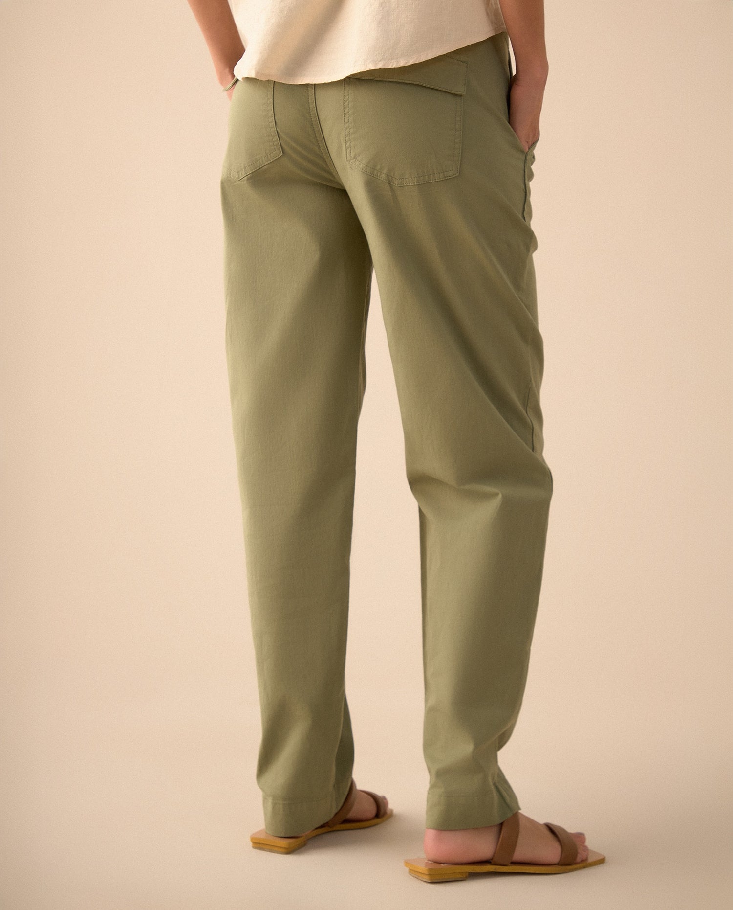 Pantalón con bolsillos de tapa para mujer - Verde