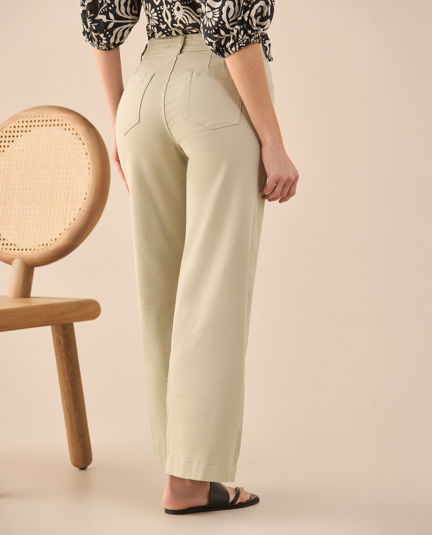 Pantalón con cortes decorativos para mujer - Beige