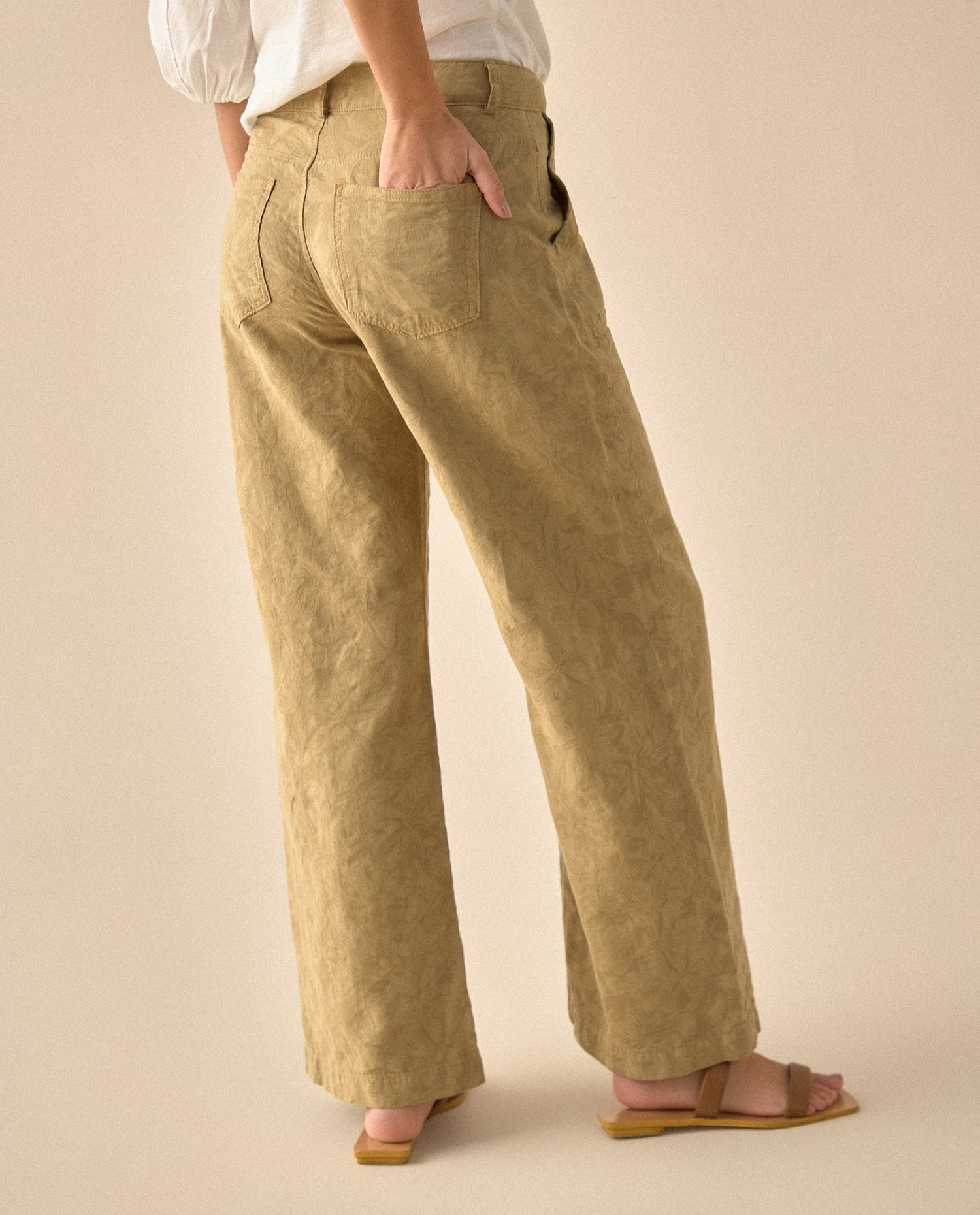 Pantalón con diseño de flores para mujer - Café