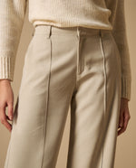 Pantalón fluido con pinzas fit relajado - Gris