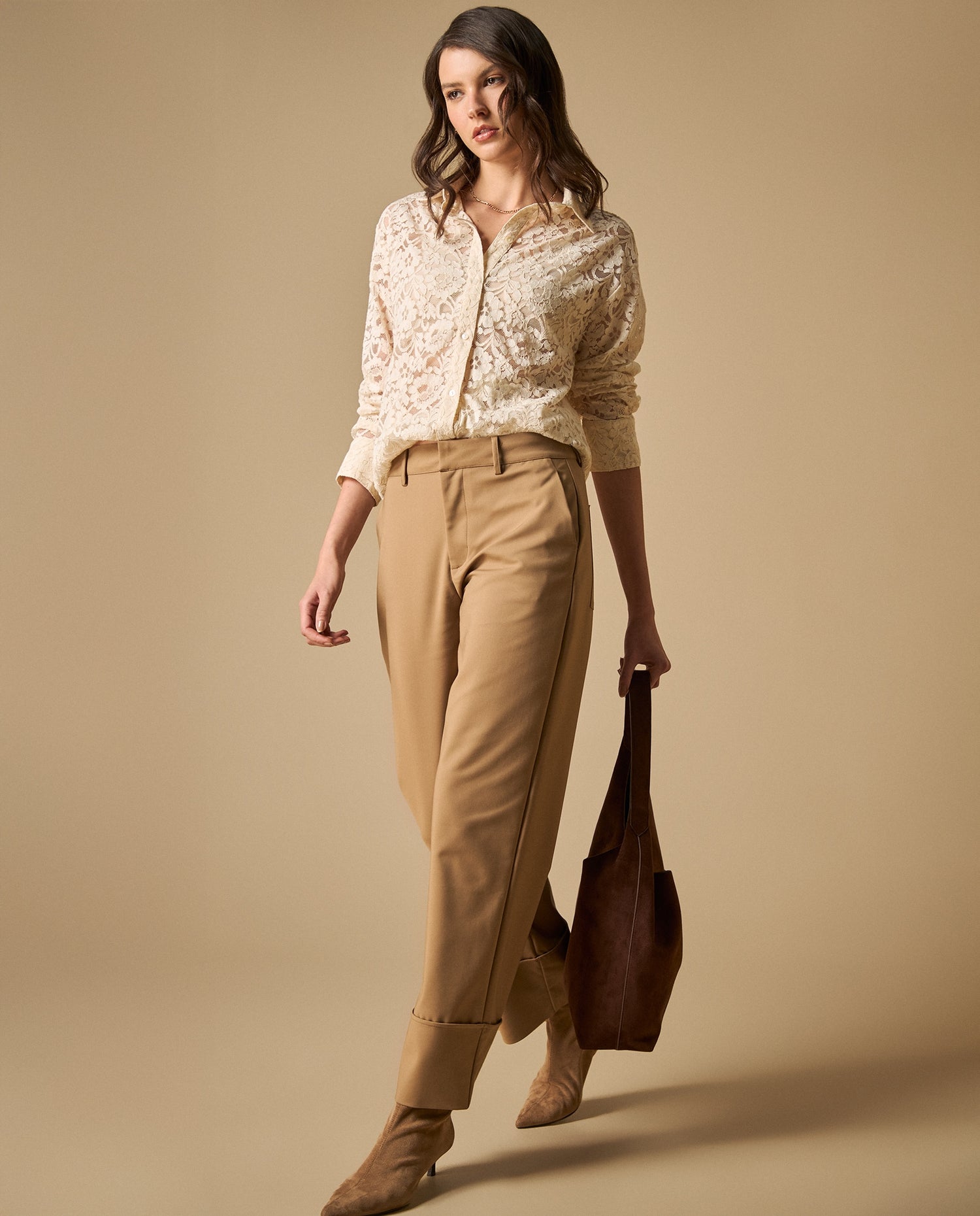 Pantalón recto con ruedo doblado - Beige